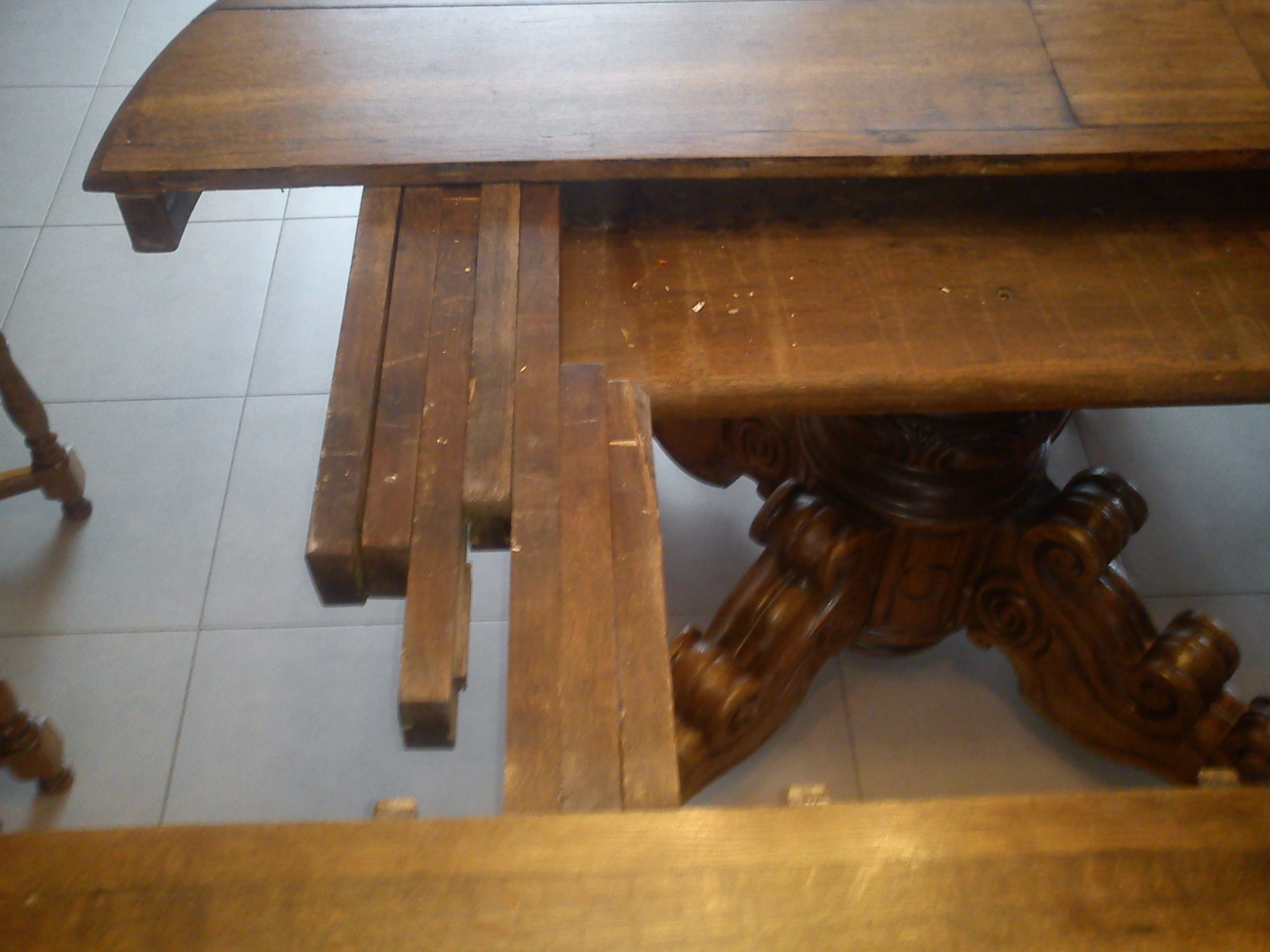 menuiserie-boulme-table-de-salle